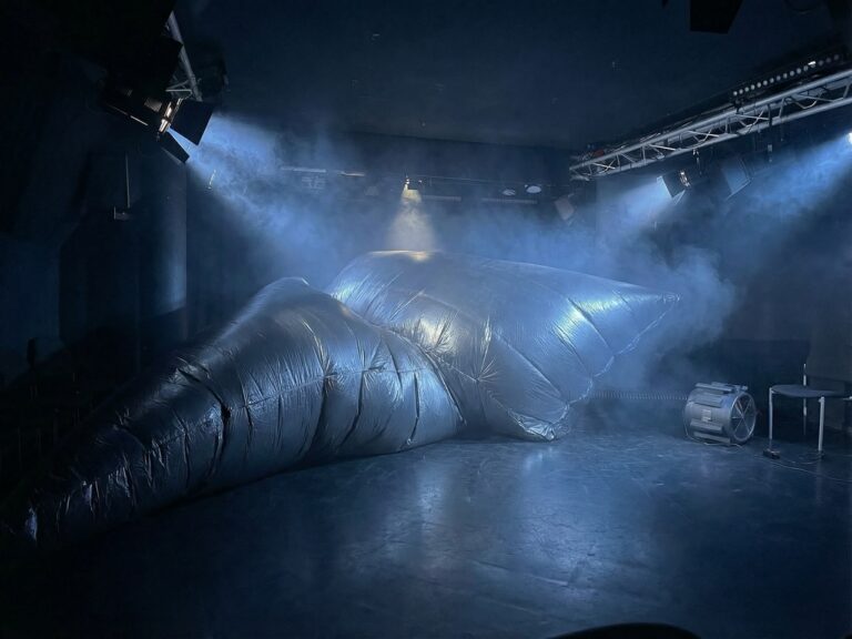 Groß (IMG_1025_ki_black)